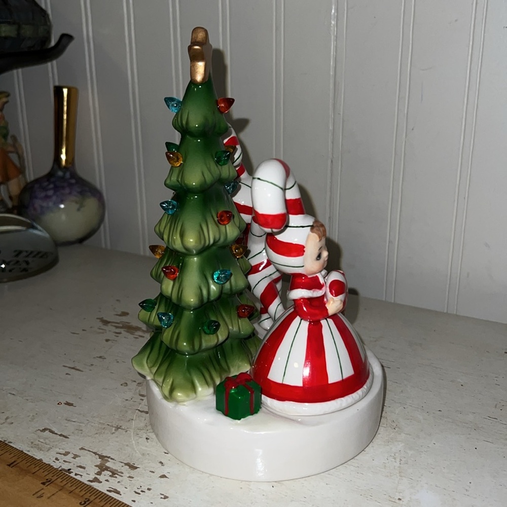 Regency Vintage Style Candy Cane elf tree porcelain light up Figurine Set - Picture 5 of 7